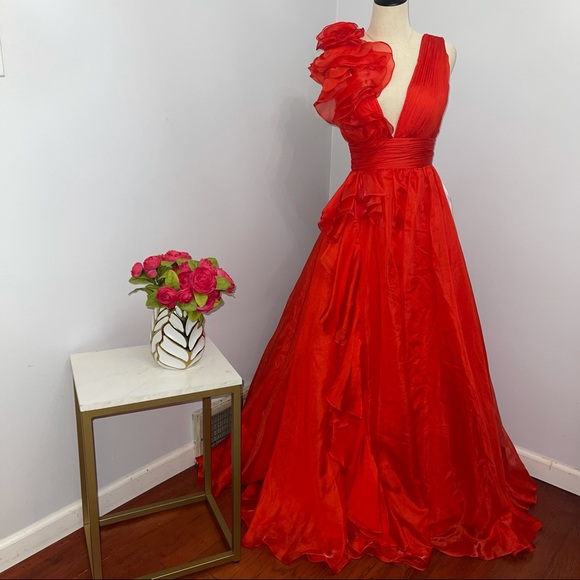 Mac Duggal Ruffle Detail Ruched Cherry Red Chiffon Ballgown Size 4 New With Tag - Picture 7 of 16